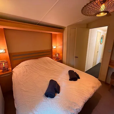 Veluwe - Private Jacuzzi, Pool & Kids Club Apartment *